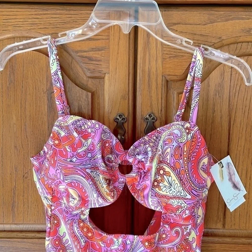 Brand New Jessica Simpson Paisley Flower Child O-Ring Cutout One-Piece Swimsuit